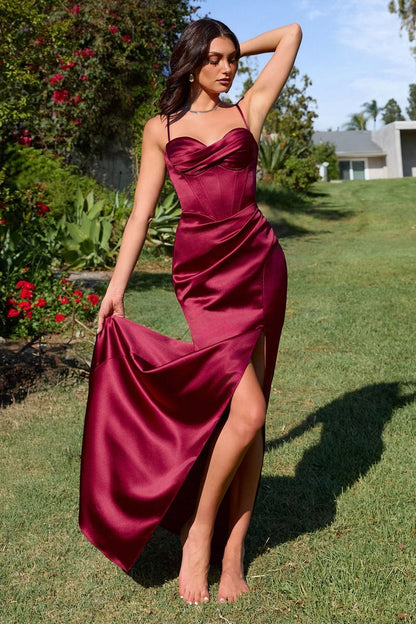Fitted Dress With A Sweetheart Neckline And Thin Straps-0